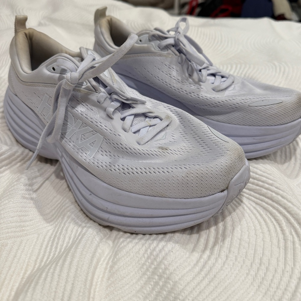 HOKA Bondi 8 Sneakers